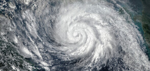 Ураганът "Берил" се засили до категория 5 (ВИДЕО)
