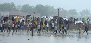 Над 50 загинали при наводнения в Индия (ВИДЕО)
