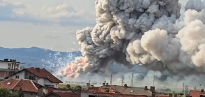 Пожар и взривове в склад за фойерверки край Елин Пелин, двама са тежко пострадали (ВИДЕО+СНИМКИ)