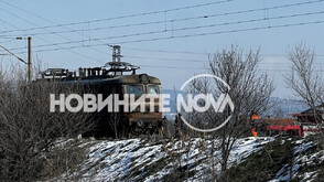 Локомотив се запали на прелез в Старозагорско