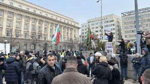 Протест на „Възраждане” в и пред Народното събрание