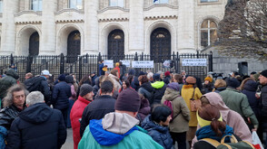 Протест пред Съдебната палата с искане справедливост за нападнатите метеоролози от Мургаш