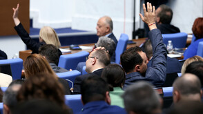 Започна попълването на регулаторите. Дебатите прераснаха в спор (ОБЗОР)