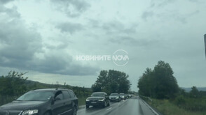 Верижна катастрофа край Кресна, движението е затруднено