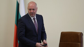 Кабинетът с позиция за предложения от президента референдум за еврото (ОБЗОР)