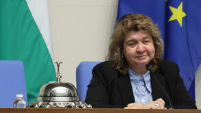 Неофициално: Киселова връща на Радев искането за референдум за еврото