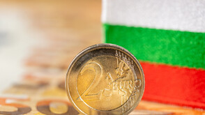 „За” и „против” приемането на еврото от 2026 година