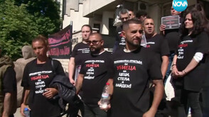 Близки на загинали при катастрофа край Велико Търново излязоха на протест