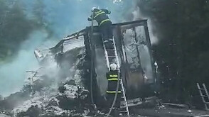 Турски тир с памук изгоря на Прохода на Републиката (ВИДЕО)