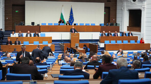 Споровете в парламента около бъдещото членство в еврозоната продължават