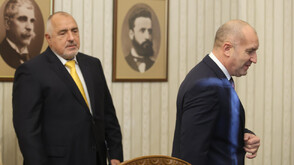 Борисов: Евакуираме хора с граждански полет, защото Радев непрекъснато лети. Президентът: Цинично и невярно