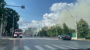 Запали се заведение на столичния булевард „Черни връх” (ВИДЕО)