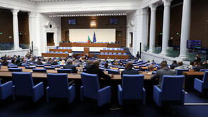 Четвърти депутат напуска ПГ на „Алианс за права и свободи”