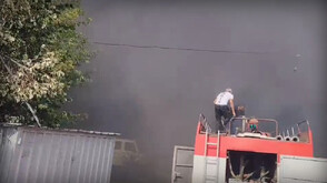 Голям пожар край Пазарджик – полицията призова жителите да използват мокри маски (ВИДЕО)