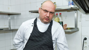 Бивш състезател по борба забърква “Кошмари в кухнята”