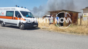 Пожар изпепели 25 къщи във вилна зона край Бургас, задействаха BG-ALERT (ВИДЕО+СНИМКИ)