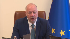 МС внася доклад в парламента за купуването на летателна техника