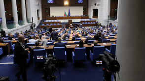 Парламентът преодоля ветото на президента и върна лимитите на болниците