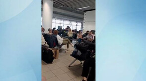 Пътници са държани 3 часа на борда на самолет в София заради повреда (ВИДЕО)