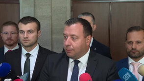 Петър Петров: Умишлено се заобикаля правилникът, за да се отнемат правомощия на президента