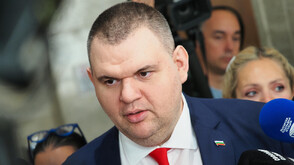 Пеевски призова СОС да спре поскъпването на паркирането в София