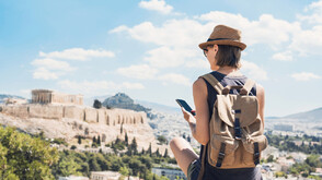 Нови ограничения за Airbnb в Гърция: Ще се облекчат ли проблемите с достъпността до жилища за местните