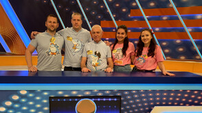 Акулови срещу Лагерианци в "Семейни войни"