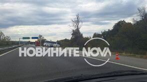 Автобус падна в канавката на магистрала "Тракия" (СНИМКА)