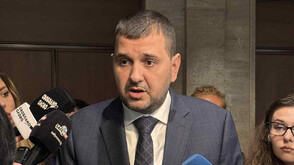 ДСБ предлага премахване на почивните понеделници и съкращаване на администрацията