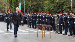 Желязков: Повишаването на доходите на военните ще продължи и през следващите години