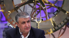 Иран: Няма да излизаме от ядреното споразумение засега