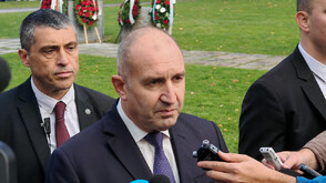 Румен Радев обяви, че няма да използва автомобили на НСО (ОБЗОР)
