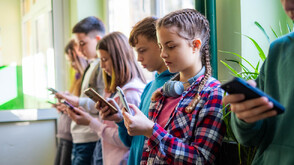 „За” и „против” ограниченията на социалните мрежи за деца: Кои държави въведоха регулации и какви са те