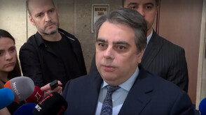 Асен Василев: Бъркат в джоба на хората, за да покрият кражбите