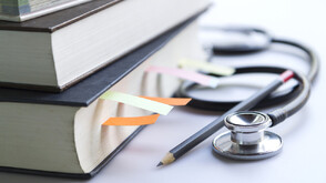 Стажант-лекар за заплатите на младите медици: Законопроектите, които дъвчем от месеци, отидоха на боклука