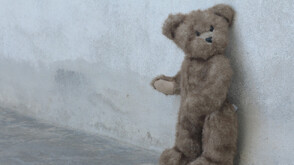 Майка изведе едногодишно дете от страната без съгласието на бащата