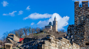 Мъж е паднал от скала в крепостта „Царевец”