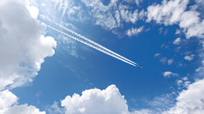 Възможно ли е полетите да станат по-екологични (ВИДЕО)