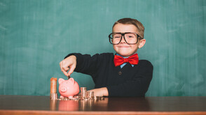 Финансовата грамотност в училище: МОН обмисля разширени теми в областта на финансите