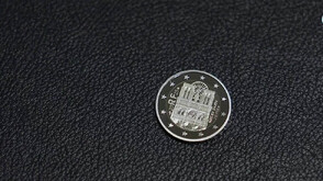 Специална монета от 2 евро: Френският монетен двор пусна колекционерско издание с „Нотр Дам"