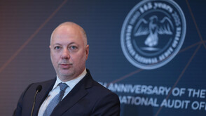 Желязков: Обсъждаме няколко имена за особен управител на рафинерията в Бургас