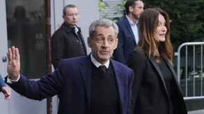 Парижки съд решава дали да освободи от затвора Никола Саркози