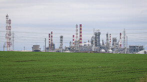 Бъдещето на „Лукойл” у нас: Правомощията на „особения управител” и политическите дебати около рафинерията