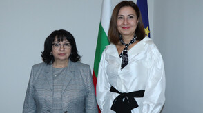 Министър Петкова се срещна с члена на Европейската сметна палата Илиана Иванова