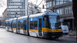 Коли на НСО засякоха трамвай в центъра на София