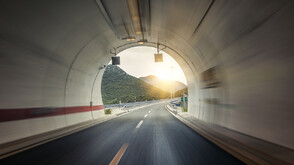 Авария спря осветлението и в двете тръби на тунел "Големо Бучино"