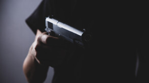 Заловиха жена за въоръжен грабеж на супермаркет във Варна