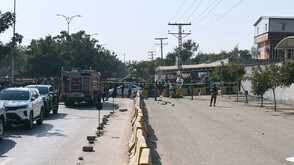 Десетки жертви и ранени при взрив на кола бомба пред съд в Исламабад (ВИДЕО)