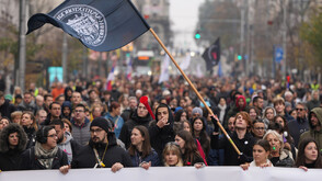 Протест в Белград срещу разрушаването на сгради на генщаба на бившата югославска армия