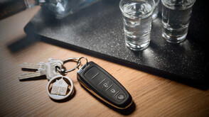 Задържаният с 4,23 промила: Пил водка от обяд и излязъл да се поразходи с колата